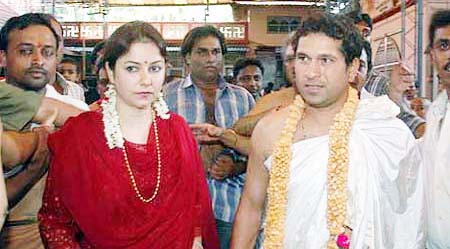 Sachin Tendulkar with wife Anjali