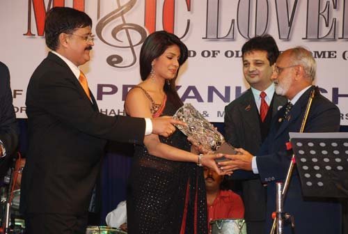 Priyanka Chopra attends fund raising musical night for old age home - 1