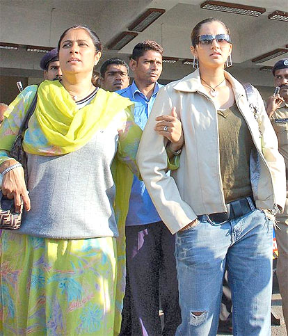 Sania Mirza with her mother Nasima Mirza at Hyderabad
