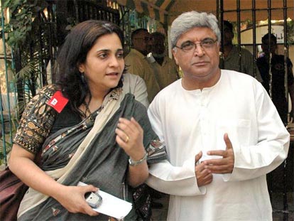 Javed Akhtar and social activist Teesta Setalvad at a press conference.