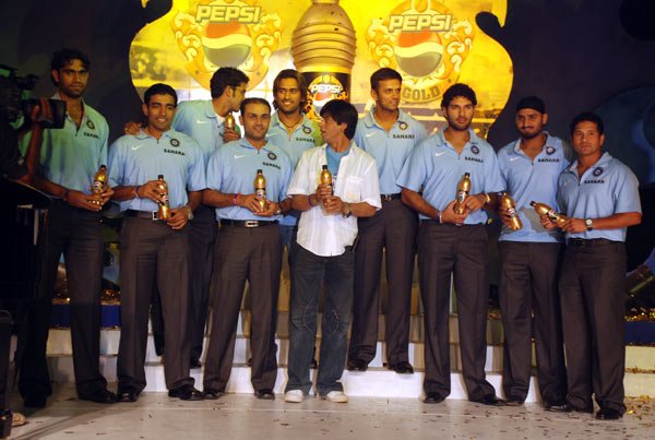 Shahrukh Khan with the Indian World Cup Cricket Team