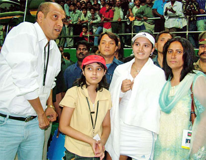 Sania Mirza with her family