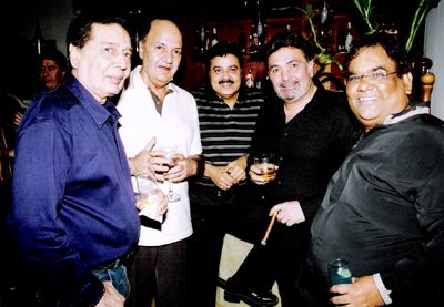 Prem Chopra, Satish Shah & Rishi Kapoor in Birthday bash of Satish Kaushik