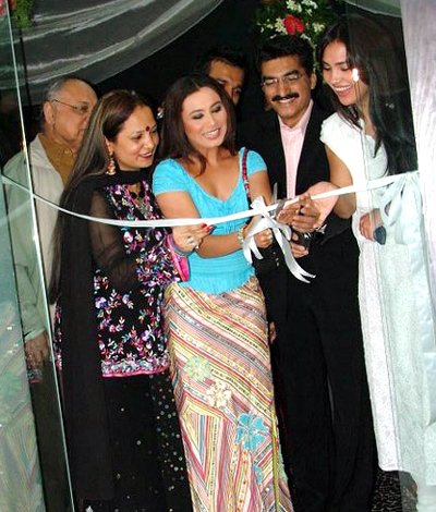 Rani Mukherjee Launches B&D store