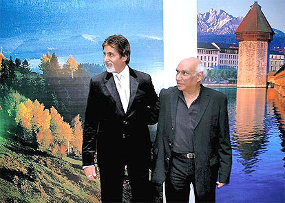 Amitabh Bachchan along with director Yash Chopra