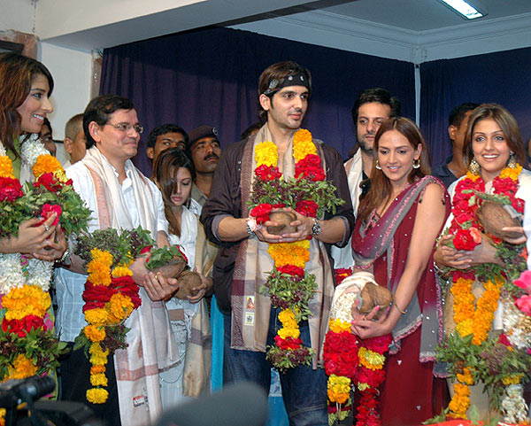 Zayed Khan, Aarti Chhabria, Esha Deol & Sophie at Shaadi No. 1music launch on express train