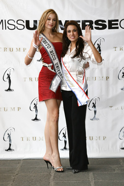 Uma Blasini, Miss Universe Puerto Rico 2007, and Maria Jose Maldonado, Miss Universe Paraguay 2007-2