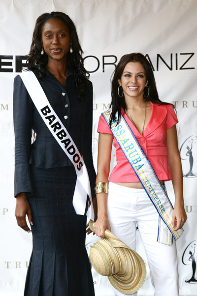 Jewel Garner, Miss Universe Barbados 2007, and Carolina Raven, Miss Universe Aruba 2007-3