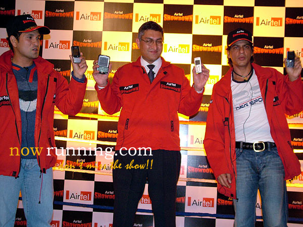 Sachin Tendulkar & Shahrukh Khan at the end of the Airtel Showdown campaign