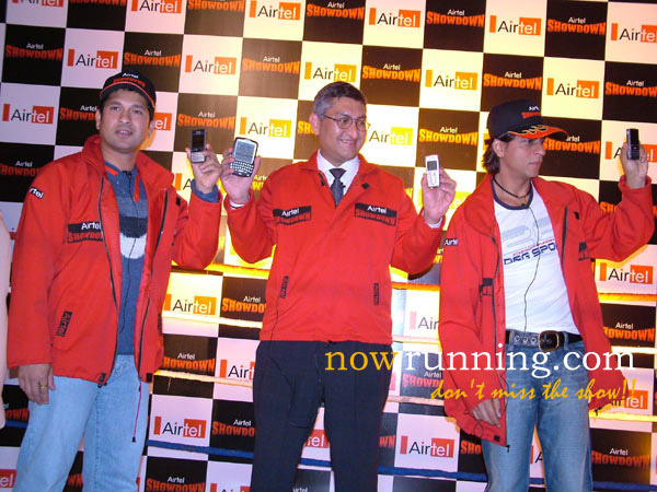 Sachin Tendulkar & Shahrukh Khan at the end of the Airtel Showdown campaign