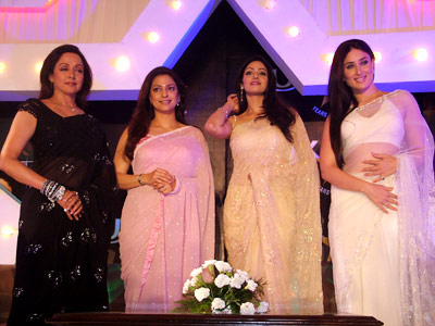 Kareena Kapoor, Juhi Chawla, Sridevi and Hema Malini at Lux Celebrations