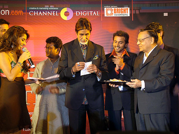 Amitabh Bachchan launches Rajeev Goswami's debut album