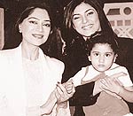 Sushmita Sen along with her daughter, Renee and Simi Garewal