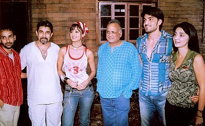 On the sets of Khamosh - Cast and the crew