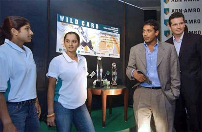 Shikha Uberoi, Sania Mirza, Mahesh Bhupathi and former Dutch player Richard Krajicek