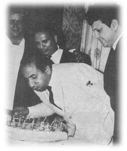 shankar jaikishan with rafi on his birthday