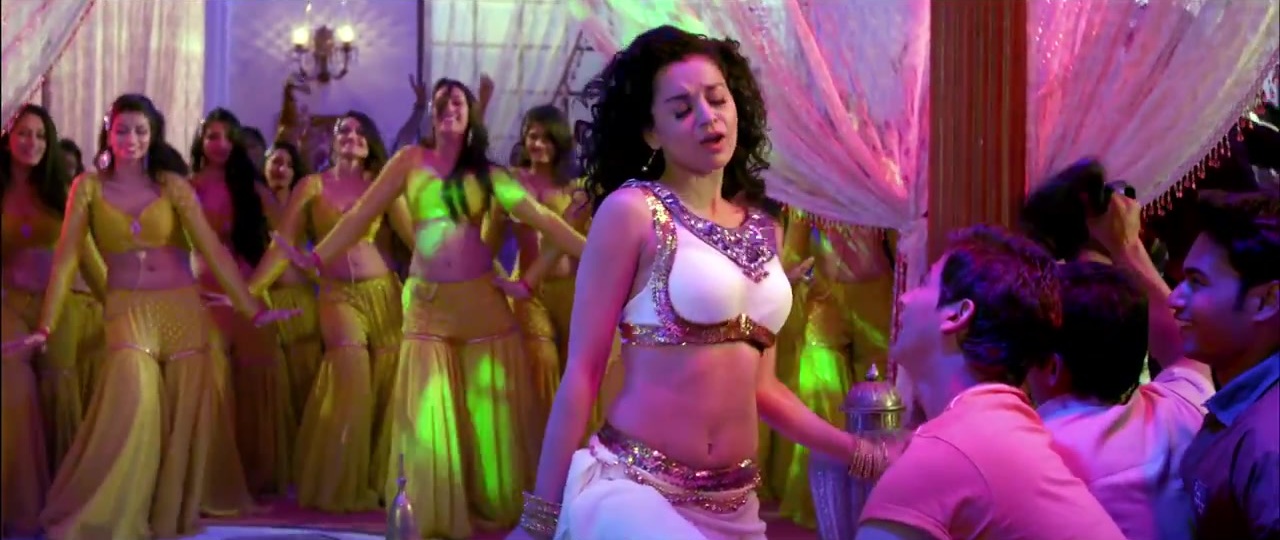 Kangana Ranaut as Rajjo in song Julmi Re Julmi from Rajjo