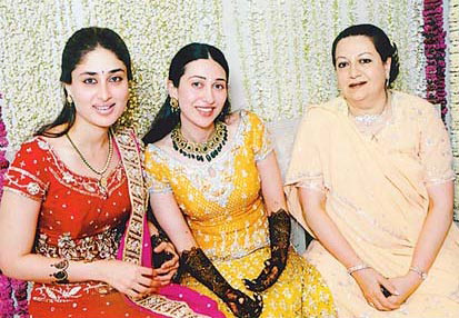 Kareena Kapoor with Karishma and mother Babita