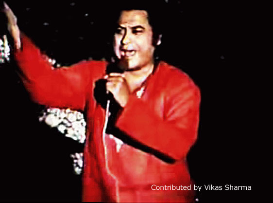 Kishore performing live (Contributed by Vikas Sharma)