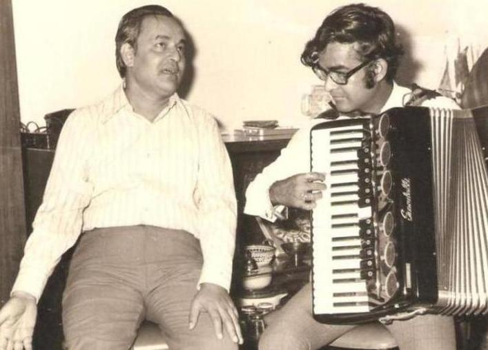 Mukesh with KBharat in a accordion player in Mukeshji's house