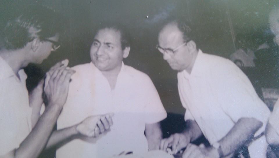 Mohdrafi discussing with Shrikant Thakre & others