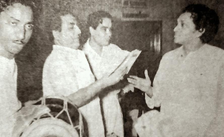 Rafi rehearsalling a song with Ravishankar