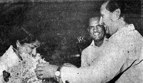Shankar with Lata & others