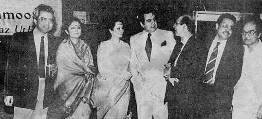 Talat Mohd with Dilip Kumar & others