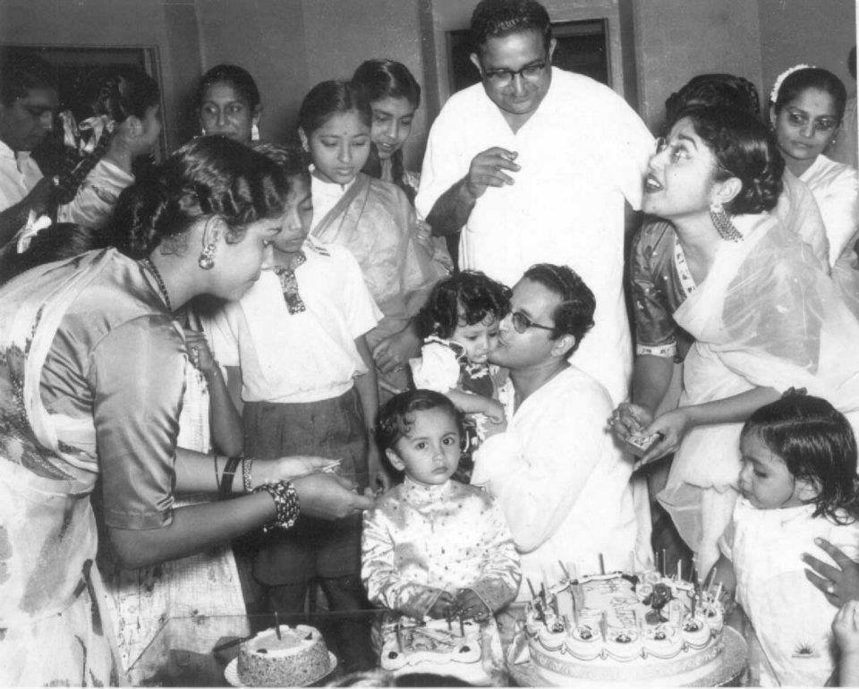 Geeta Dutt enjoying her son's birthday party with Guru Dutt & others in their house