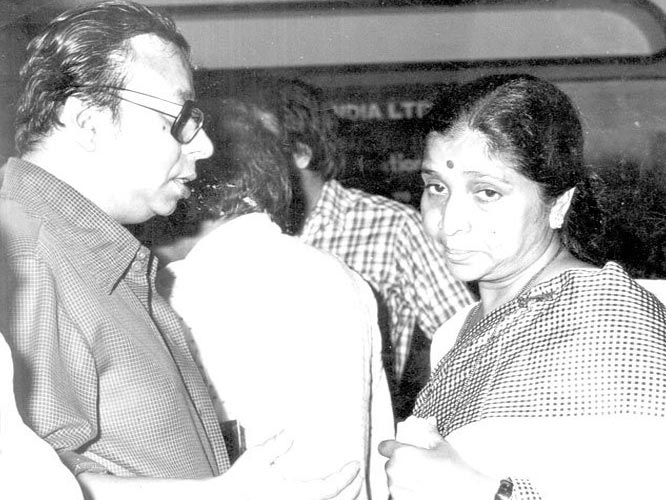 Asha Bhosale with RD Burman in a function