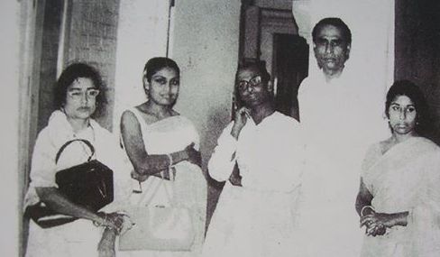Salilda with others