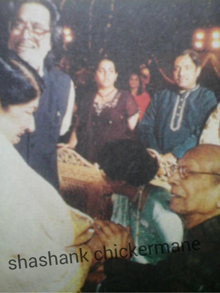 Naushad with Lata & others in an award function