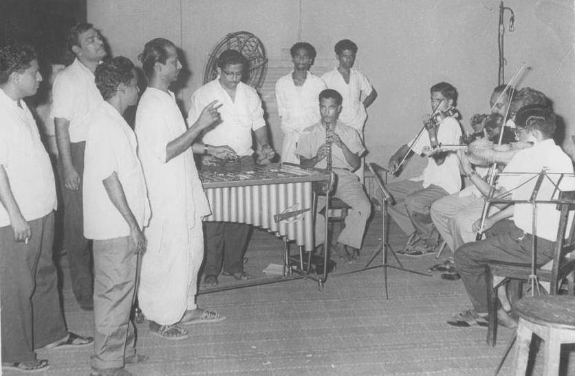 Salilda with his musicians in the recording studio