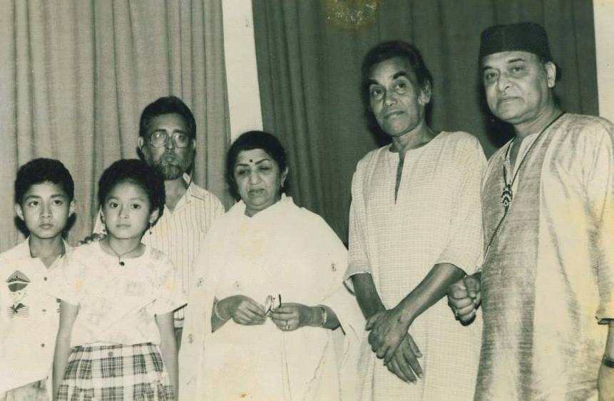 Lata with Bhupendra Hazarika & others in the studio