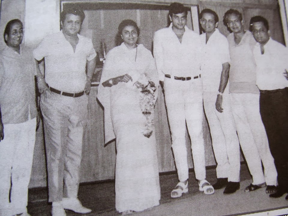 Rafi with Suman, Jaikishan with others
