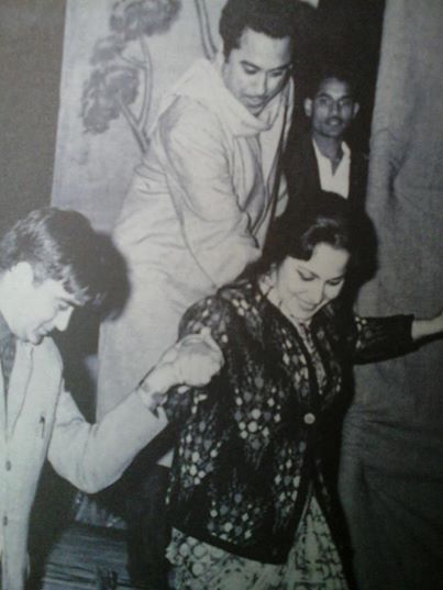 Kishoreda with Waheeda Rehman & Sunil Dutt in a stage show