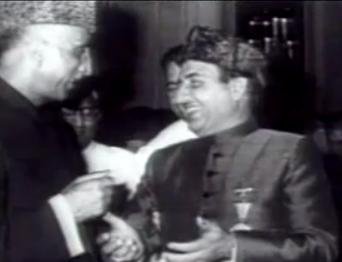 rafi with a minister after getting padmashree award