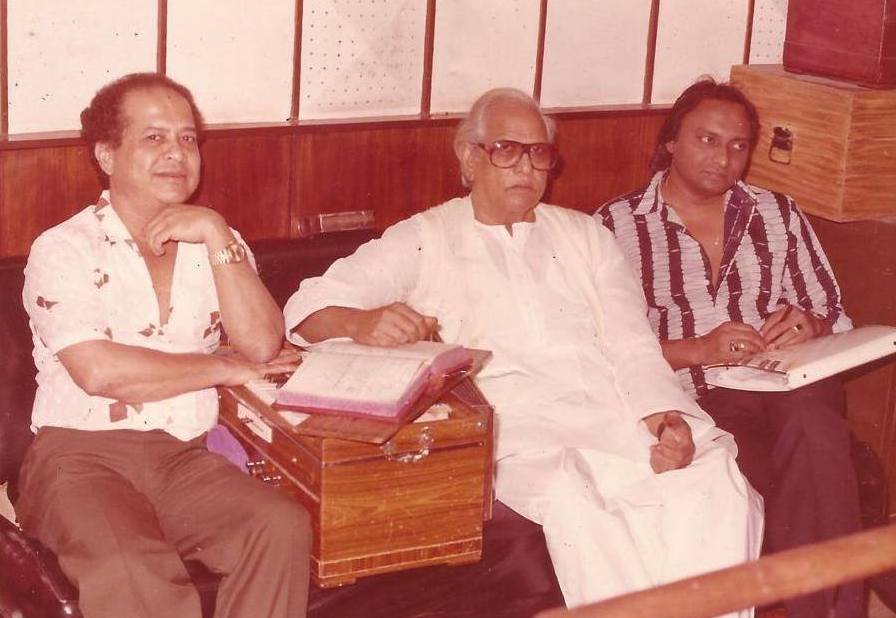 shabbir Kumar with Laxmikant & Majrooh Sultanpuri in the recording studio