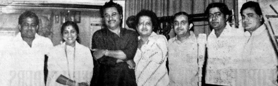 Kishoreda with Asha, Laxmikant Pyarelal & others in the recording studio