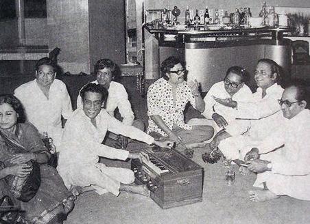 RD Burman with Shyamal Mitra & others 