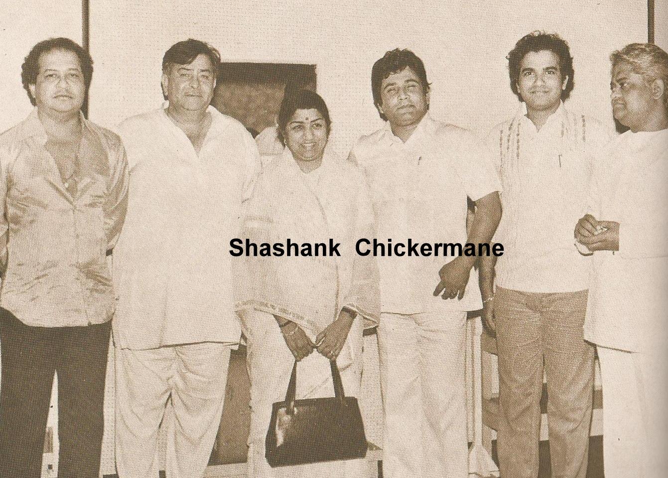 Lata with Laxmikant Pyarelal, Raj Kapoor, Suresh Wadkar & others in the recording studio