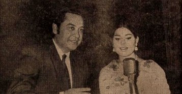 Kishoreda singing duet song with Sulakshana Pandit in a concert