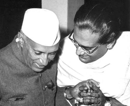 Hemantda discussing with Pt Nehru