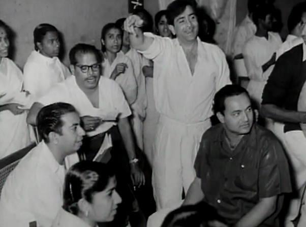 Mukesh with Mahendra Kapoor, Mannadey, Lata & Raj Kapoor with others