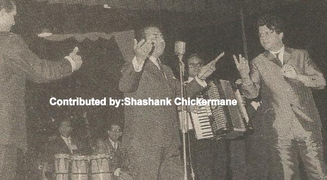 Rafi singing in a concert with Shankar Jaikishan
