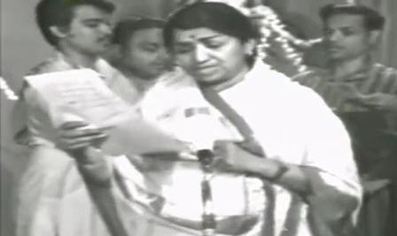 Lata singing in doordarshan