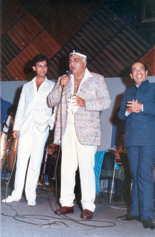 Mehmood with Mahendra Kapoor & Rohan Kapoor in a concert