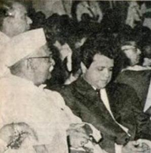 Jaikishan sitting beside President Rajendra Prasad in a function