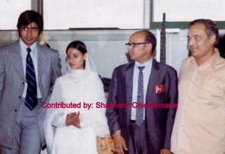 Mukesh with Amitabh & Jaya Bachchan, others