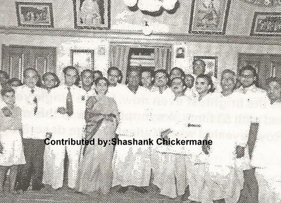 Geeta Dutt with Rajendra Krishnan & others